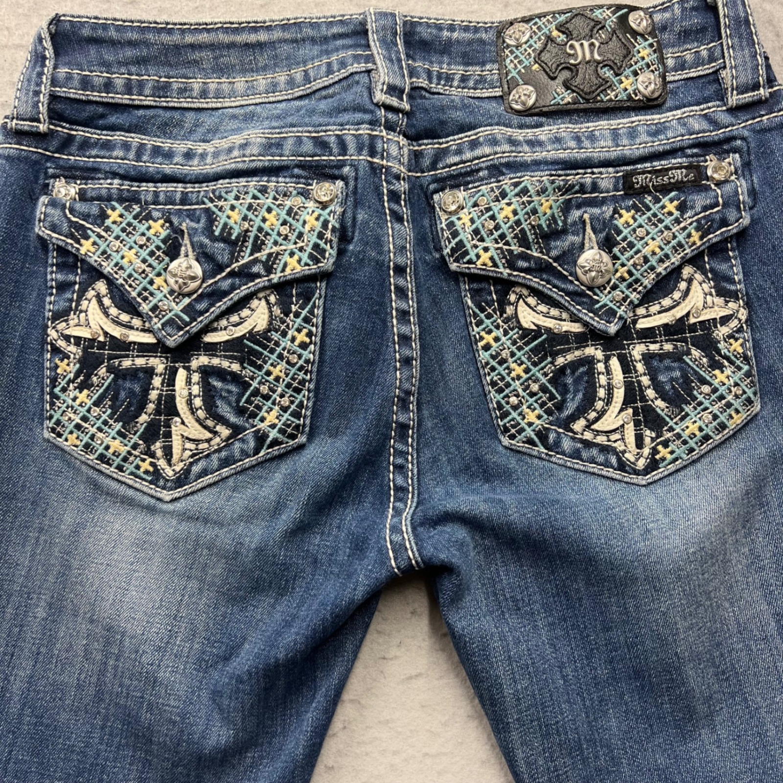 Miss Me Mid Rise Bootcut Jeans Blue Embroidered Cross Rhinestone Mp8329b Size 28